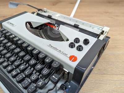 Olympia Traveller / Traveller de Luxe Typewriter Feet