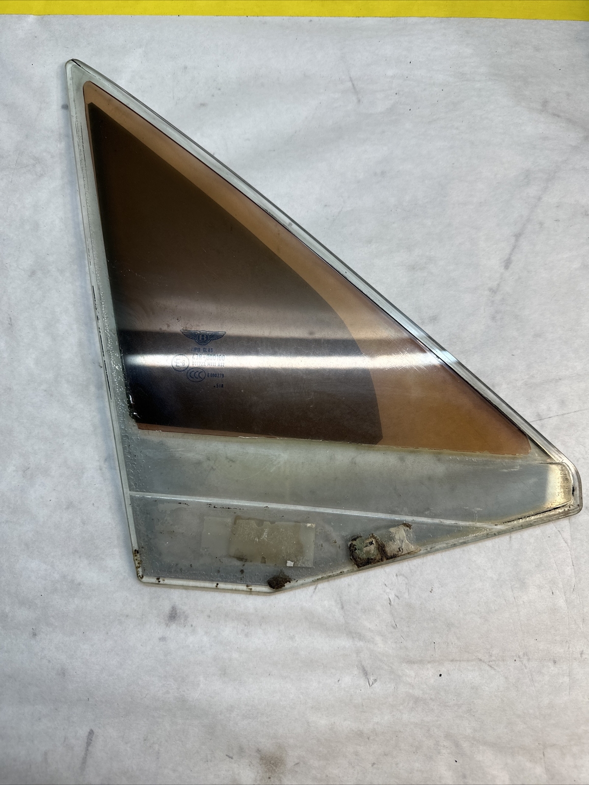 05 Bentley Continental Flying Spur Front Right Door Window Vent Glass 43R-000100
