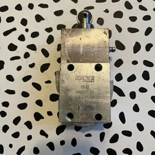 Hawe SG1 W-RE Directional spool valve G3/8 Roller Head 980247 10 W Re G3