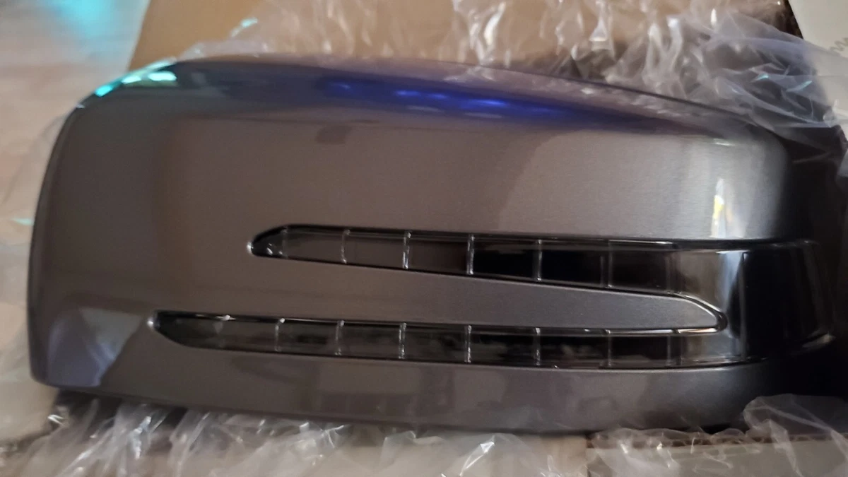 NEW OEM painted MERCEDES BENZ MIRROR COVER with signal lens 