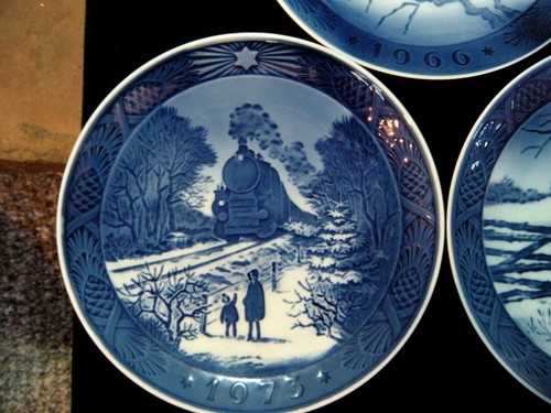 Vintage Royal Copenhagen Christmas Collector Plates, Nineteen Years Available!!! - Picture 57 of 100