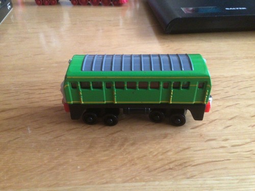 Take Along n play Thomas Tank & Friends Train - DAISY
