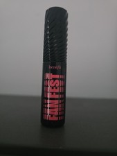 Image of benefit mascara Fan fest 4g travel size mascara