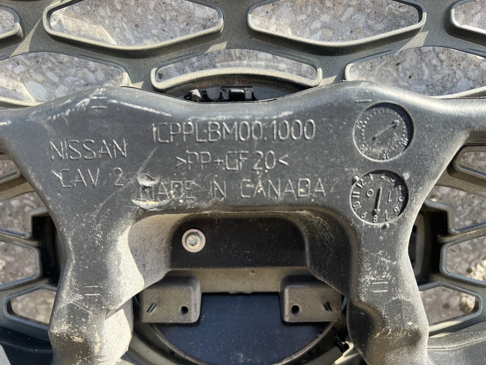 2016-2019 Nissan Titan XD grade dianteira superior inserção de grade fabricante de equipamento original - Imagem 2 de 4