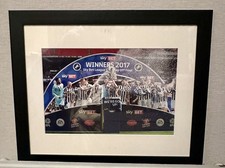 FRAMED MILLWALL FC PHOTOGRAPH CELEBRATING 2017 LEAGUE ONE PLAY-OFF FINAL WEMBLEY
