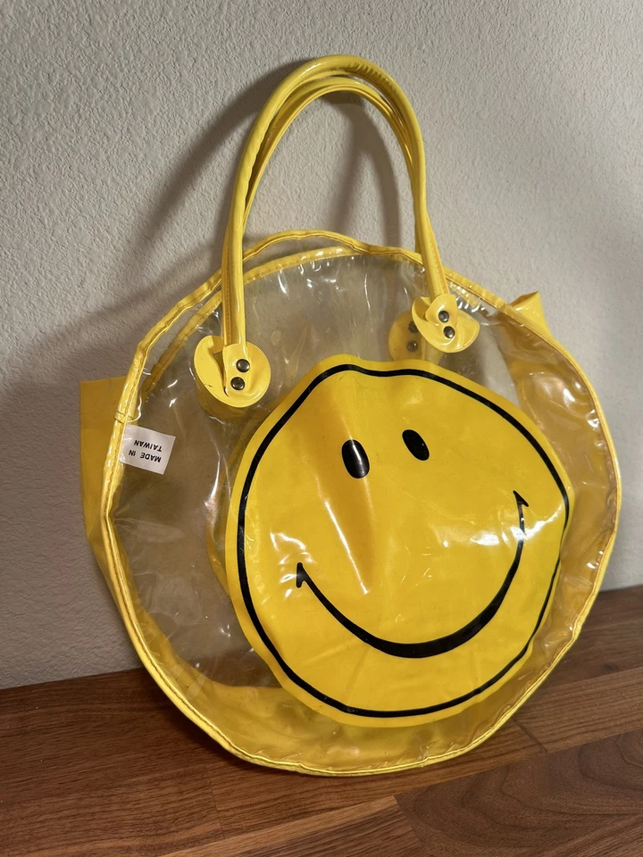Vtg 70's Large Yellow Smiley Face Patent Travel Case Hand Bag Fun - Image 2 of 4