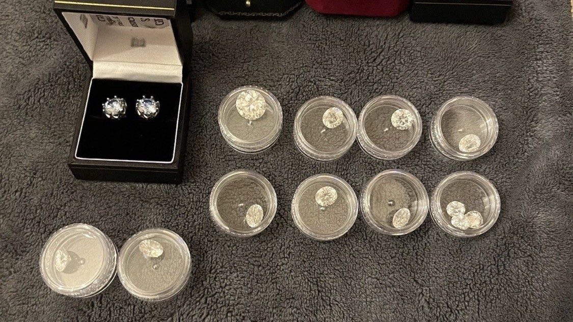 Bleu Mosan Diamond Earrings And Lose Diamonds 8 To 4 Ct Vvs1