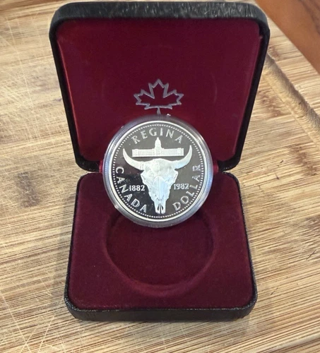 1882-1982 $1 Canada SILVER PROOF DOLLAR REGINA ORIGINAL ROYAL MINT DISPLAY CASE