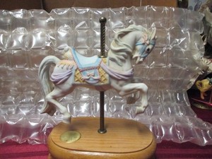Willits Musical Carousel Horse "Edelweiss"