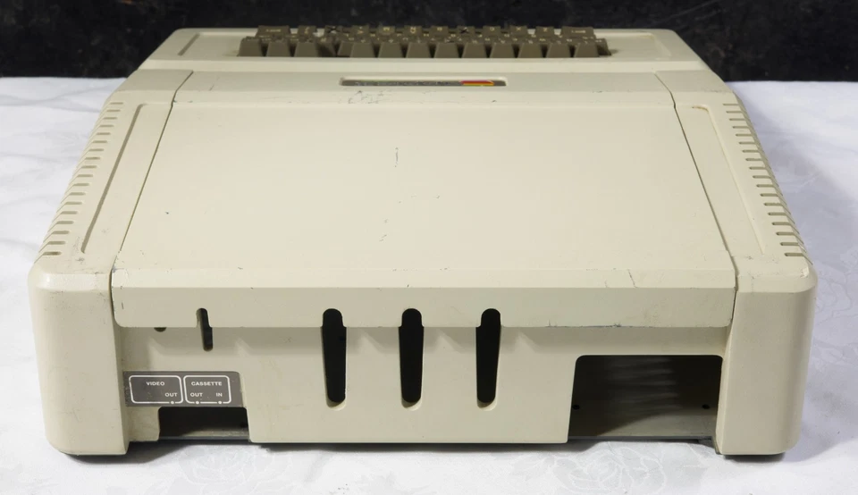 Vintage Apple II Plus  A2S1048 empty case 278553 - Image 3 of 4