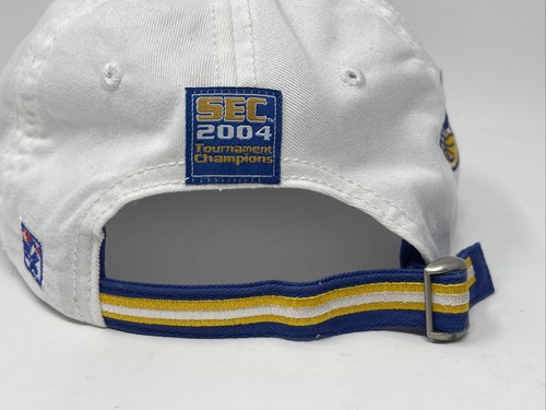 UK Kentucky Wildcats 04 SEC Men's Basketball Tournament Champions Hat Strap back - Picture 6 of 8