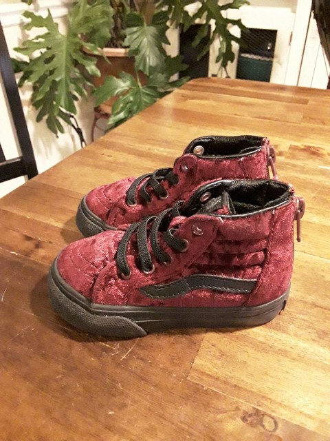 vans velvet burgundy