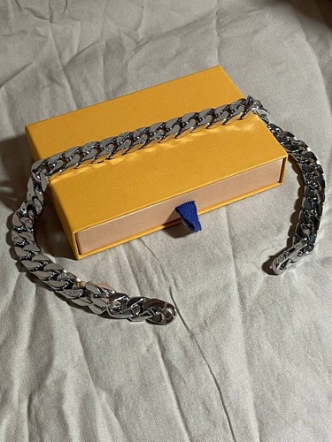 LOUIS VUITTON CHAIN LINKS NECKLACE 