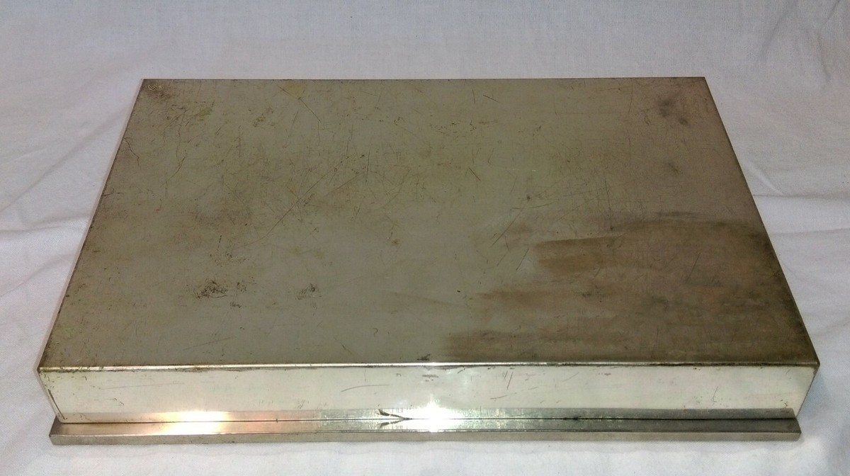 Boîte moderniste en chrome et en Wood Tommaso Barbi, vers 1960 - En vente sur France Boîte moderniste en chrome et en Wood Tommaso Barbi, vers 1960 - En vente sur France