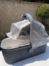 Clean! UPPAbaby Vista Baby Infant Stroller Bassinet Gray & Black 0317-vis-us
