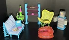 Vintage 1990s Barbie Trendy Loft Doll Playset 67094