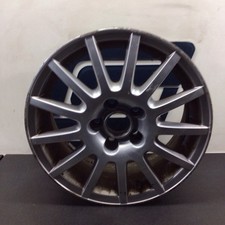 2004 Volkswagen Golf 4-door - 15 Inch Alloy Wheelrim Flaw