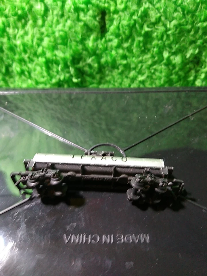 Vintage Micro-Trains N-Scale Tanker “Texaco Lone Star 000 Made In England - Image 3 of 4