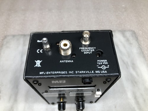 MFJ MFJ-259C HF/VHF 530KHz-230MHz SWR Antenna Analyzer - Zdjęcie 4 z 7