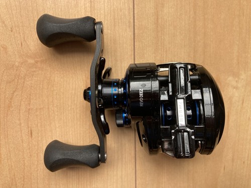 Abu garcia Revo DEEZ6 Right used very good bait reel W/Box PE Line from JP - Picture 3 of 16