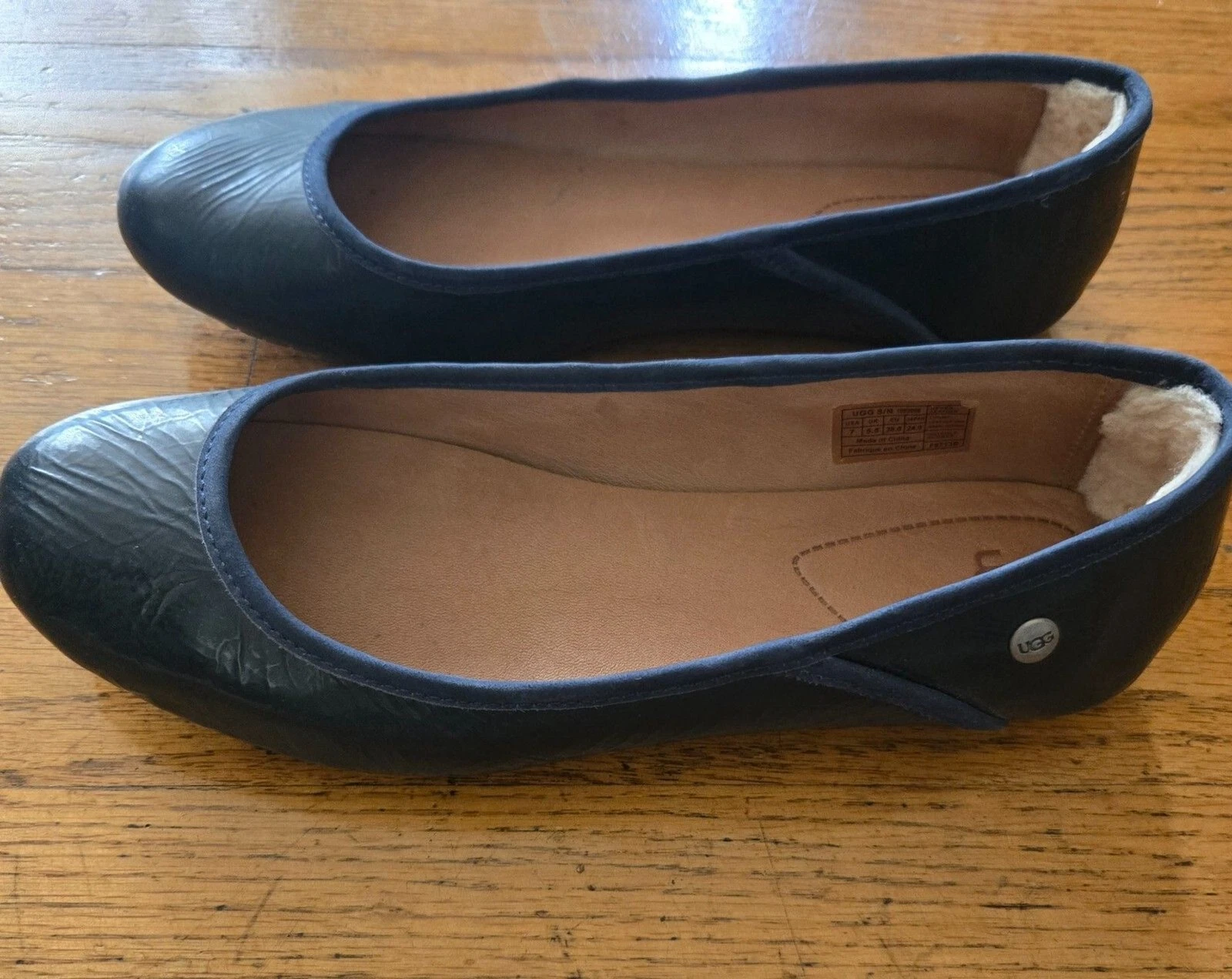 Scarpe ballerine UGG Antora II in pelle di montone blu bordeaux taglia 7