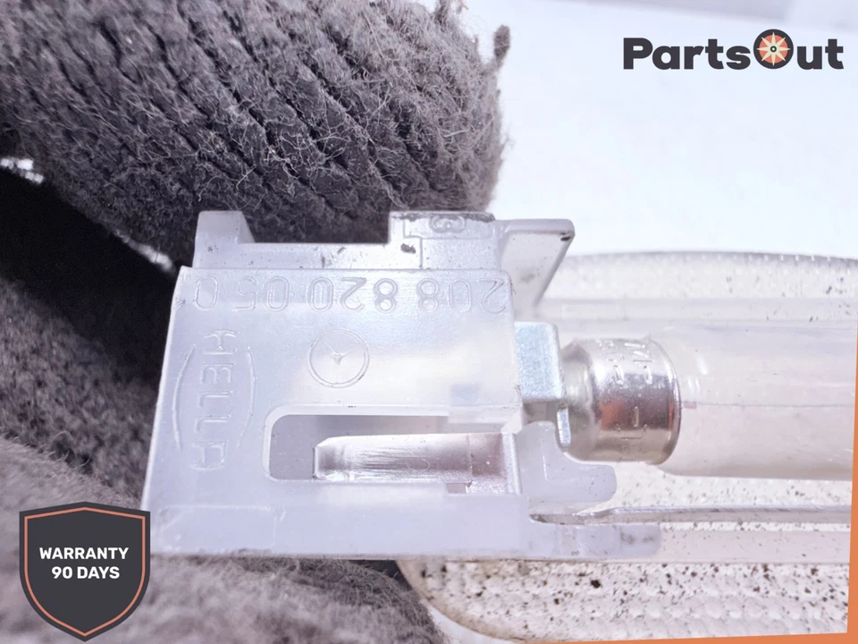 2006-2007 MERCEDES-BENZ R500 - Interior Light 2088200501 - Image 3 of 3