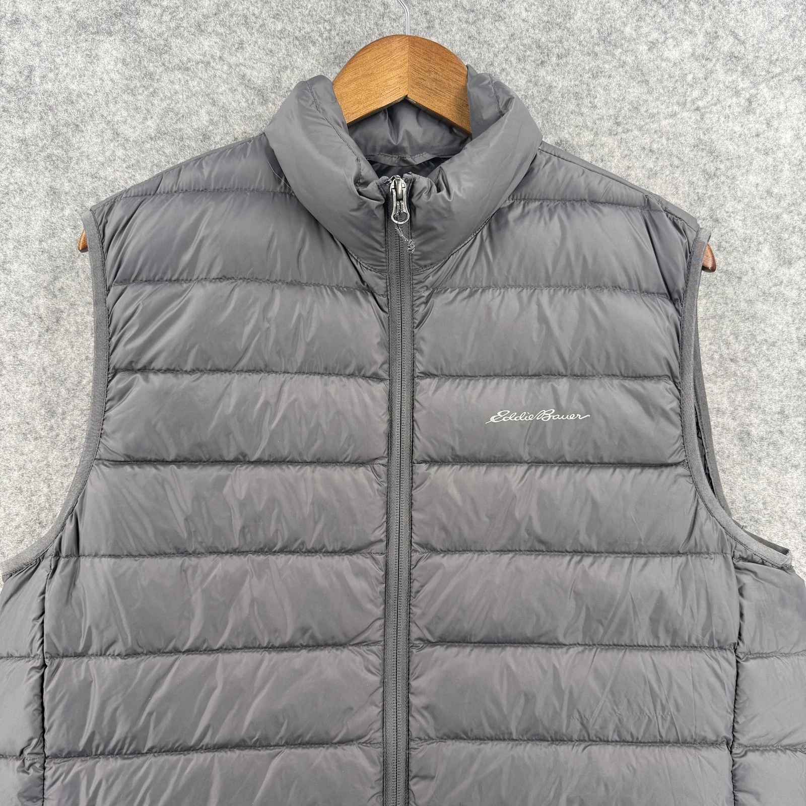 Eddie Bauer Vest Mens Medium Gray Down Puffer Full Zip Lightweight Outdoor