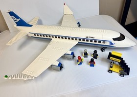 LEGO City Airport 7893 Passenger Plane w/ 4 Minifigures 2006 Retired Vintage