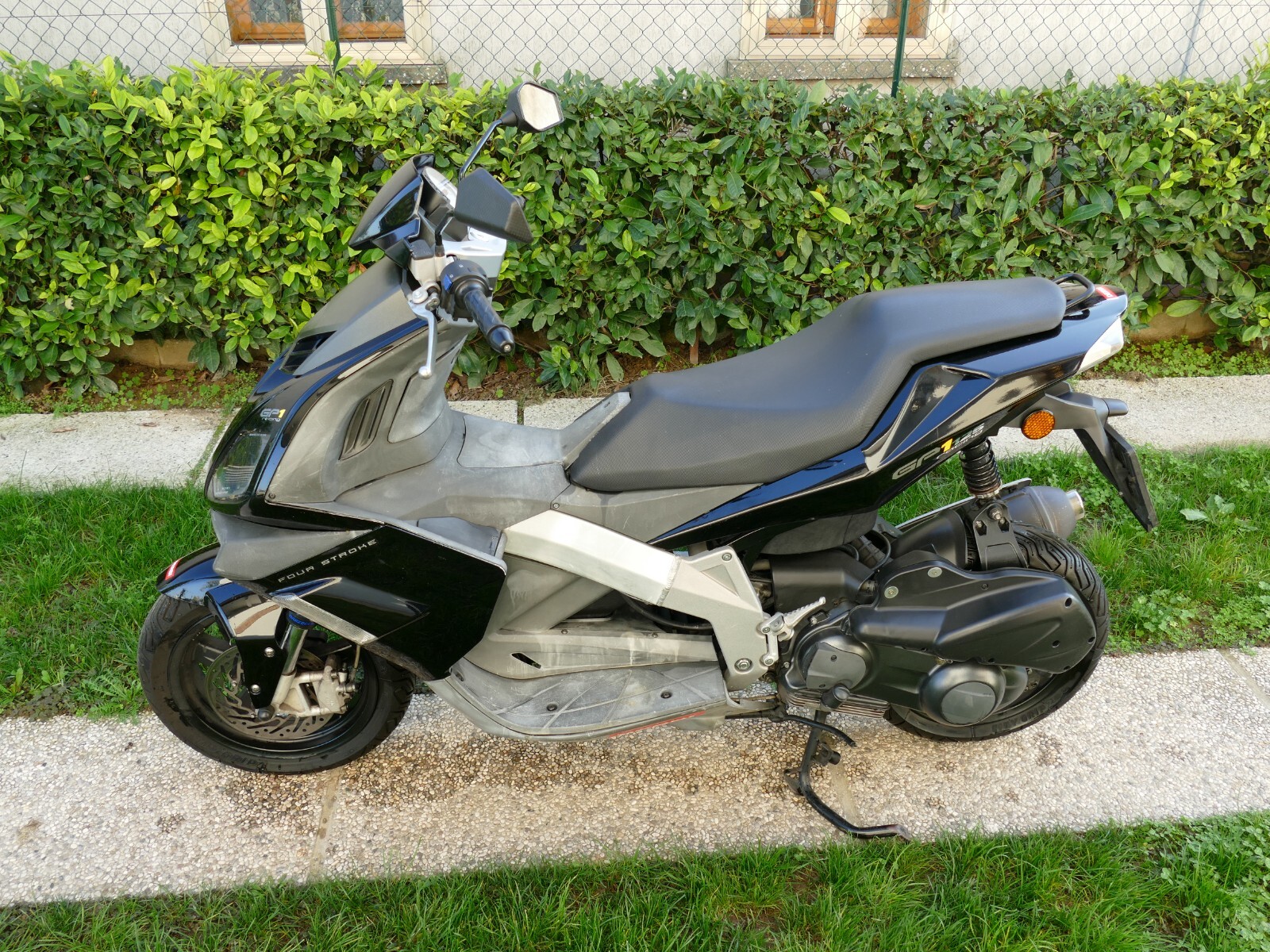 Foto 12 di 17
