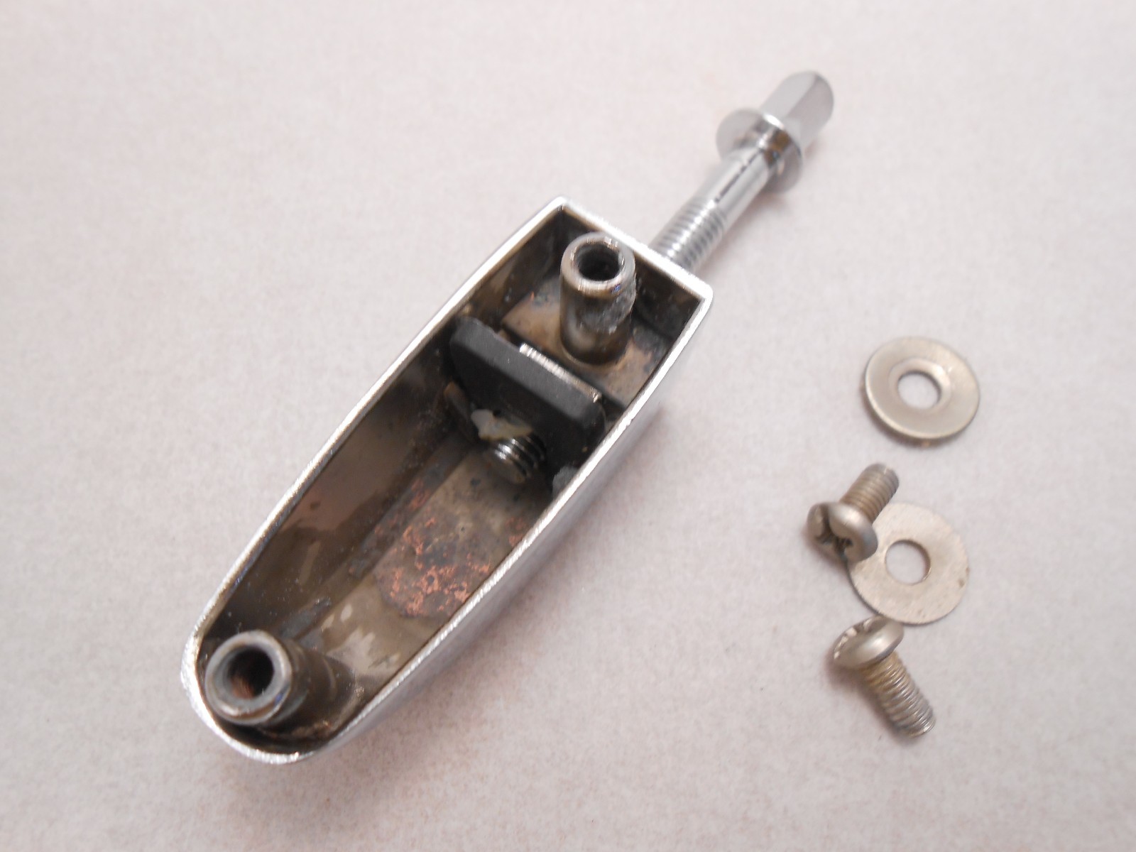 Groove Percussion Tom Drum Lug complete w/ mount screws and Tension Rod