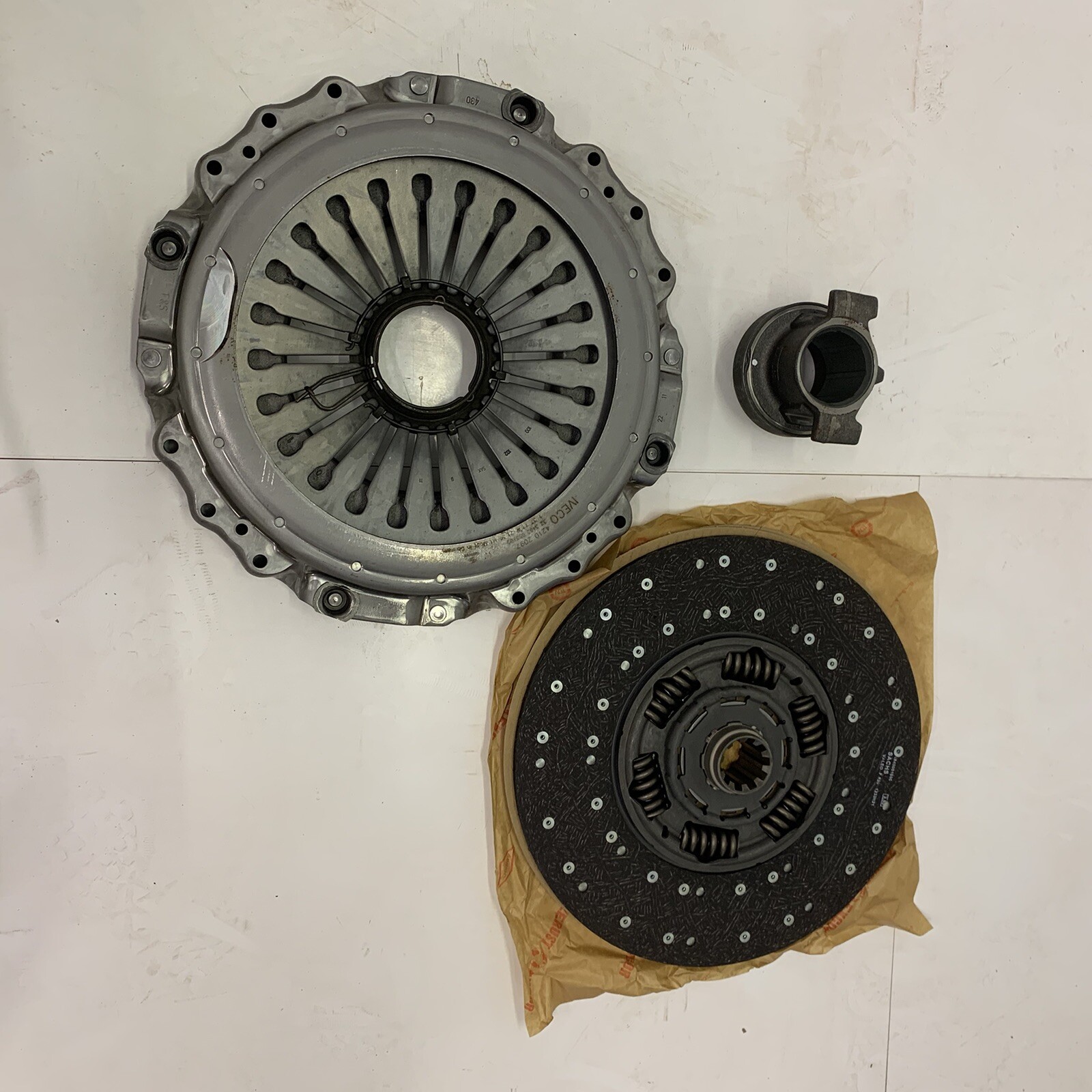 Genuine Iveco CLUTCH SET IVECO EUROSTAR CURSOR 500055485 500376219 
