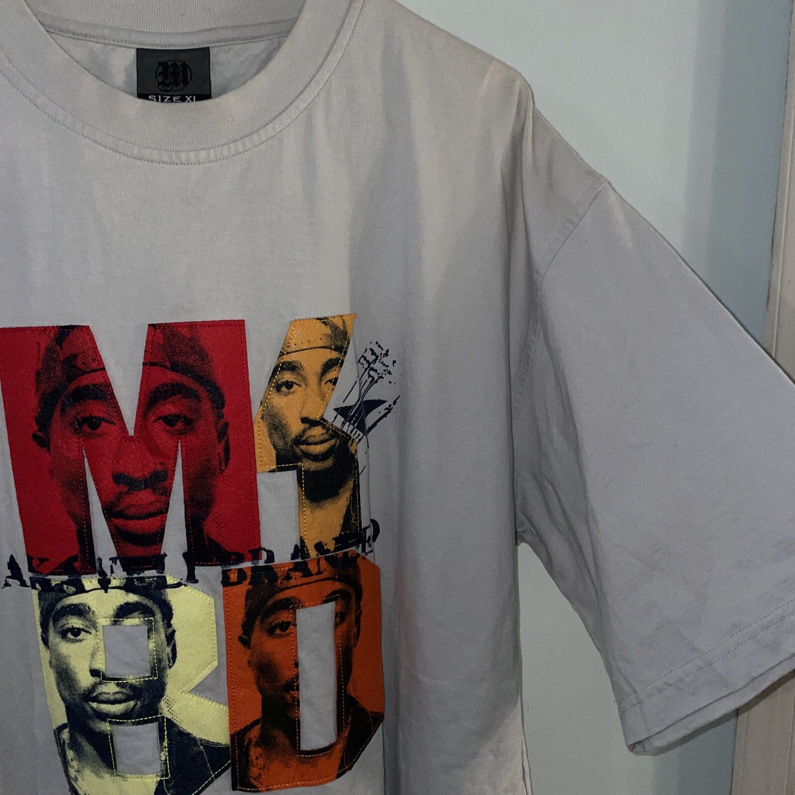 FILA Camicia ricamata in feltro Makaveli marca Tupac taglia XL vintage t shirt rap braccio della morte