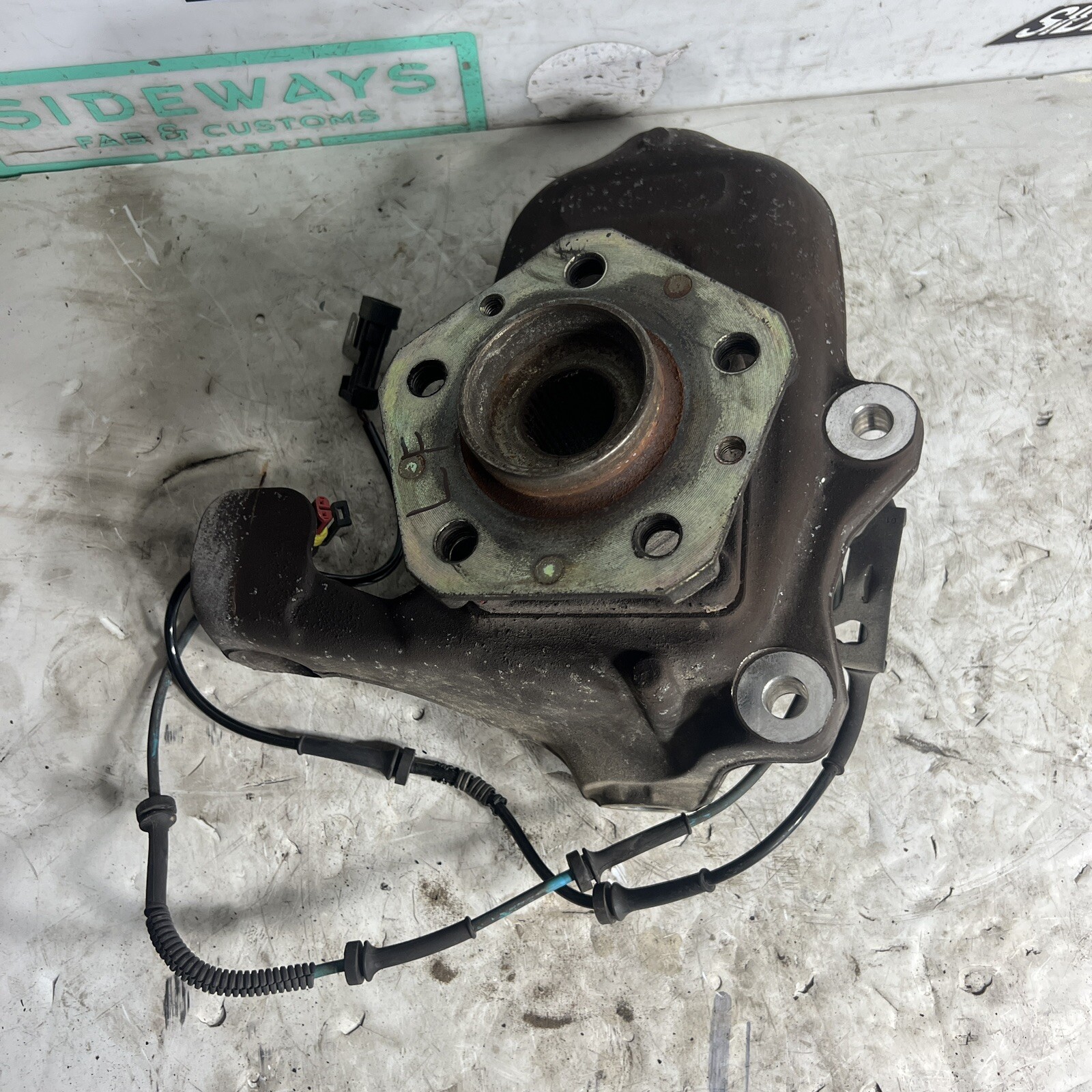 03-08 Maserati Quattroporte Left Front Steering Knuckle M139 Upright Hub Spindle