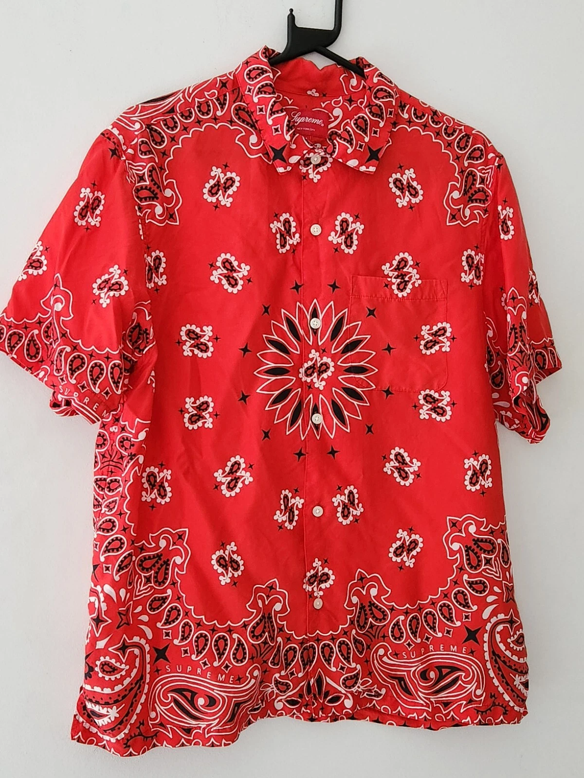 Chemise rouge SS21 Supreme Bandana soie S/S taille M manches courtes moyennes neuve