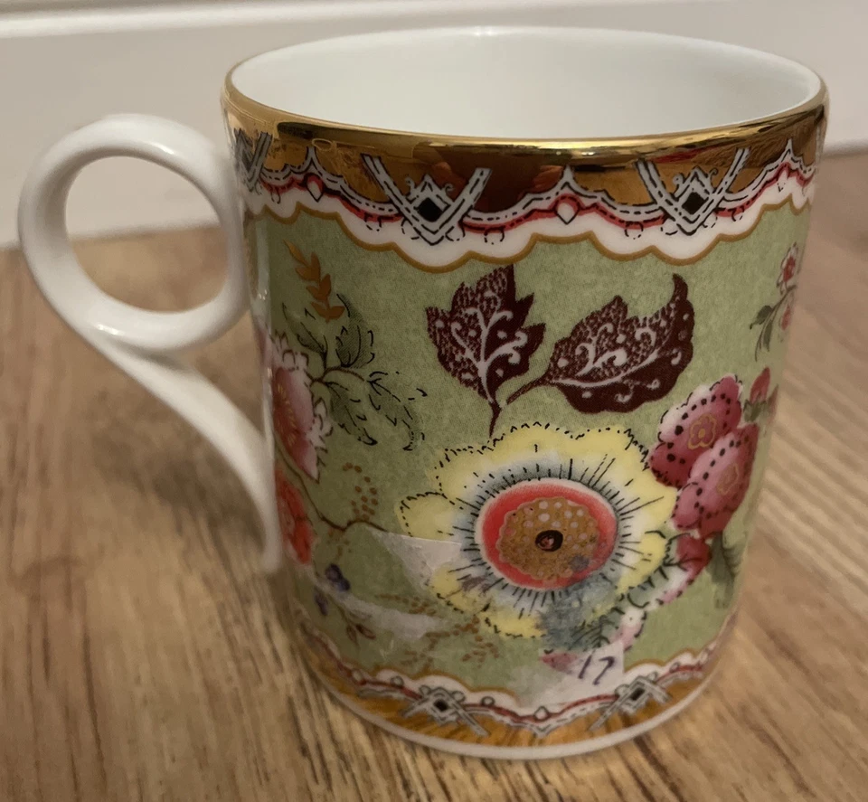 2 Wedgwood Coffee Mugs Butterfly and Posy & Chinese Flowers Fine Bone China  - Image 4 of 4
