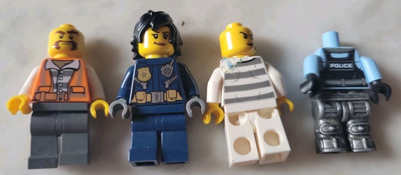 LEGO Minifigures Lot of  4 Assorted Figures Police Crook Jail Theme