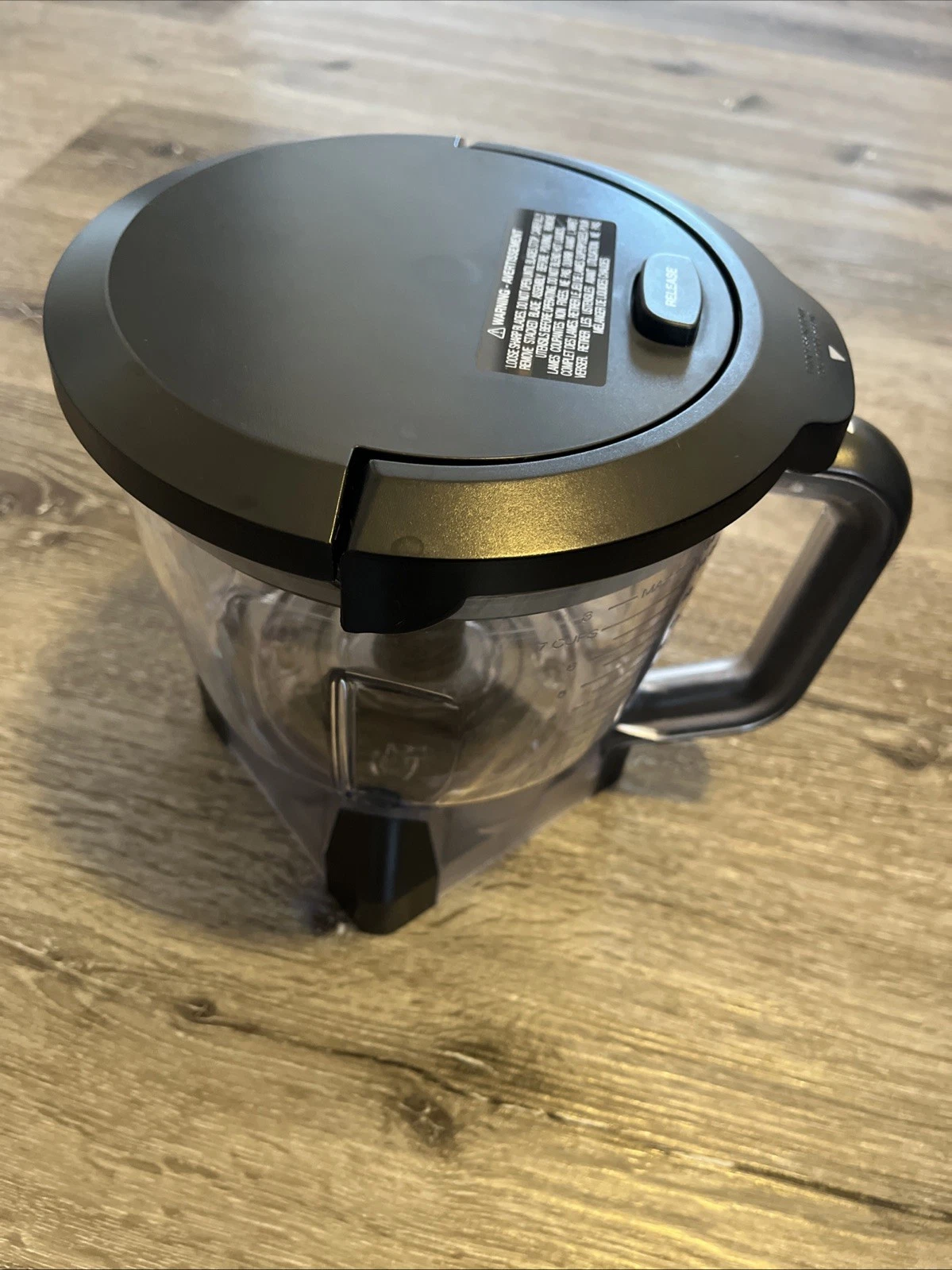 Ninja 64 oz. 8 cup | 1.8L Food Processor Pitcher Bowl, Lid & Attachment No Blade
Opens in a new wind