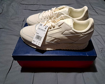 Reebok Classic Leather Ripple Chalk/Coal/Black Low Top Lace-Up Leather Sneakers