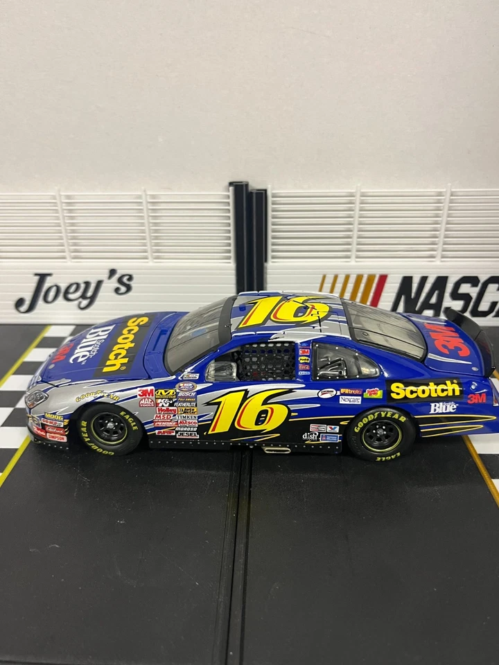 A81-2007 Greg Biffle #16 3M Scotch Blue Tape 2007 fusion edição limitada - Imagem 2 de 4