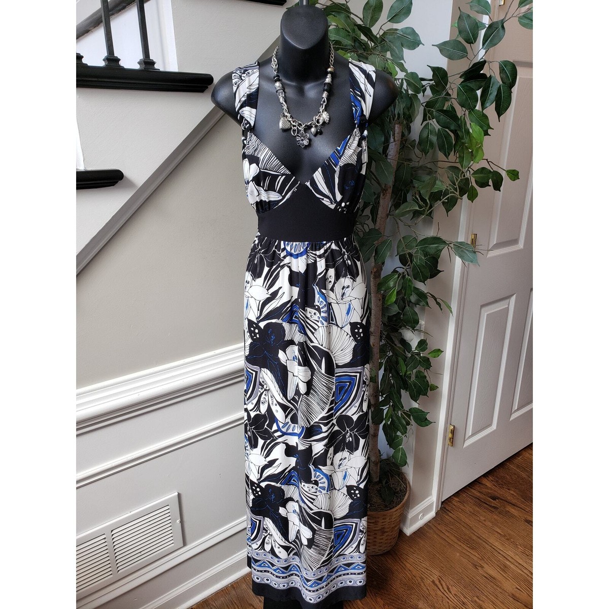 Tiana B. Long Maxi Dress Womens Size XL Black & White Sweetheart Neck Sleeveless | eBay Tiana B. Long Maxi Dress Womens Size XL Black & White Sweetheart Neck Sleeveless | eBay