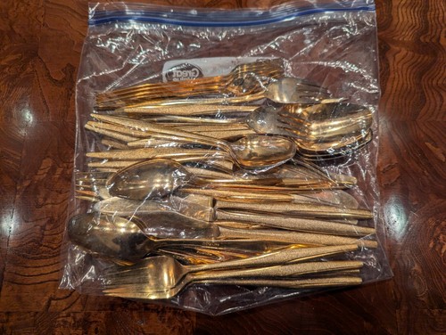 8 Lovely 5 Piece Place Settings Of Matching Florentine Gold Flatware   40 Pieces - Picture 9 of 10