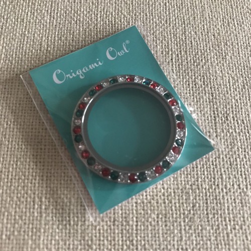 Origami Owl BZ4050 Large Silver Christmas Colors Twist Face w/Crystals "NIP" - Picture 2 of 3