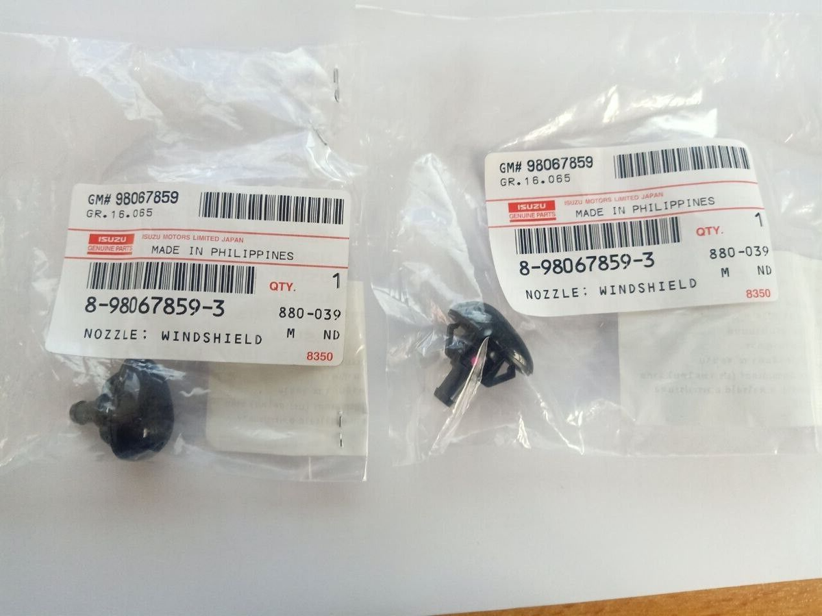 2 x Genuine Windscreen Washer Jet For Isuzu D-MAX 2012-20