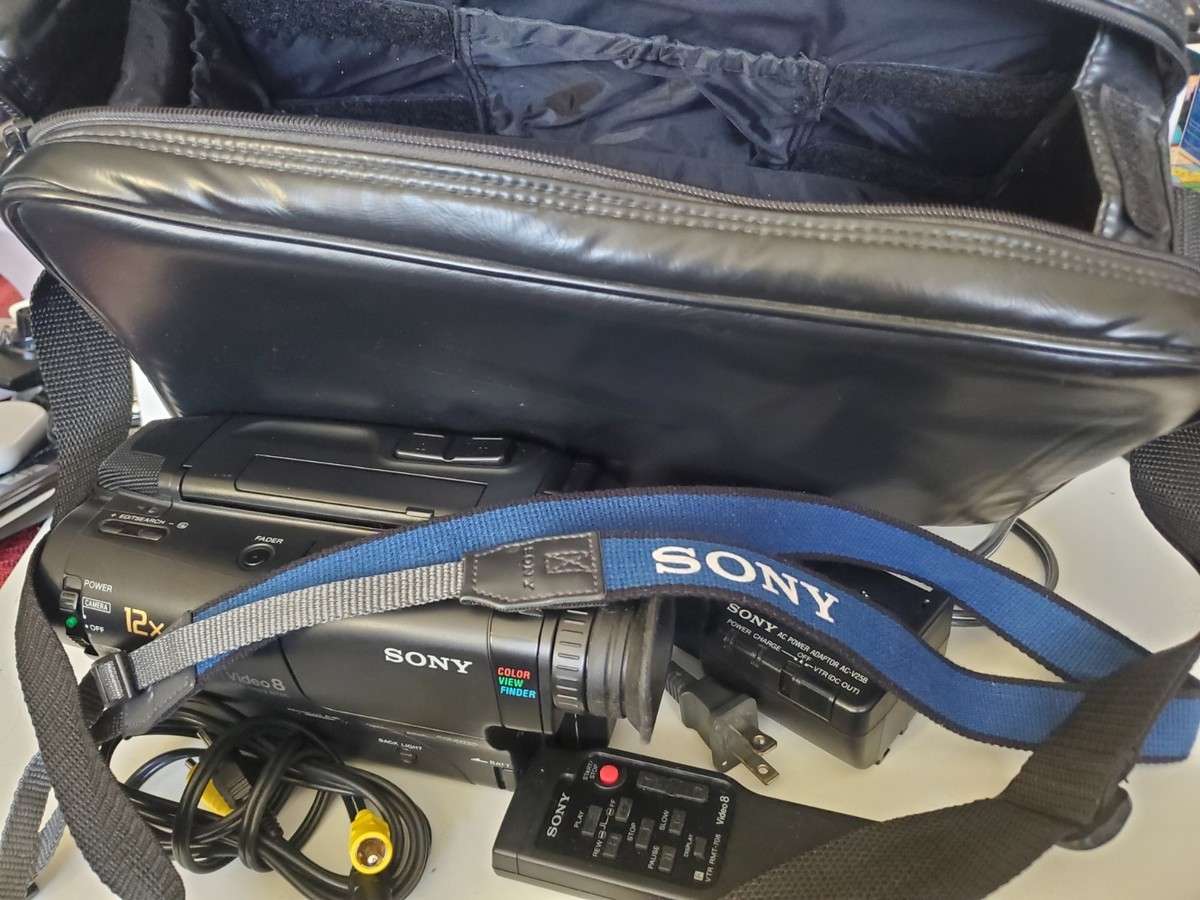 Sony Handycam Video 8 CCD-TR33 Camcorder Bundle TESTED! Worn-out Sony Handycam Video 8 CCD-TR33 Camcorder Bundle TESTED! Worn-out