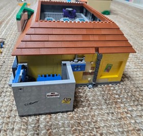 LEGO 71016 Simpsons Kwik-E-Mart - All Minifigures & Instructions - No Box