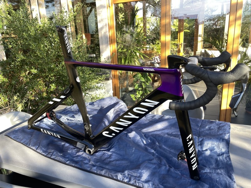 Custom CANYON AEROAD CFR Frame M with choice of handlebar & or groupset option