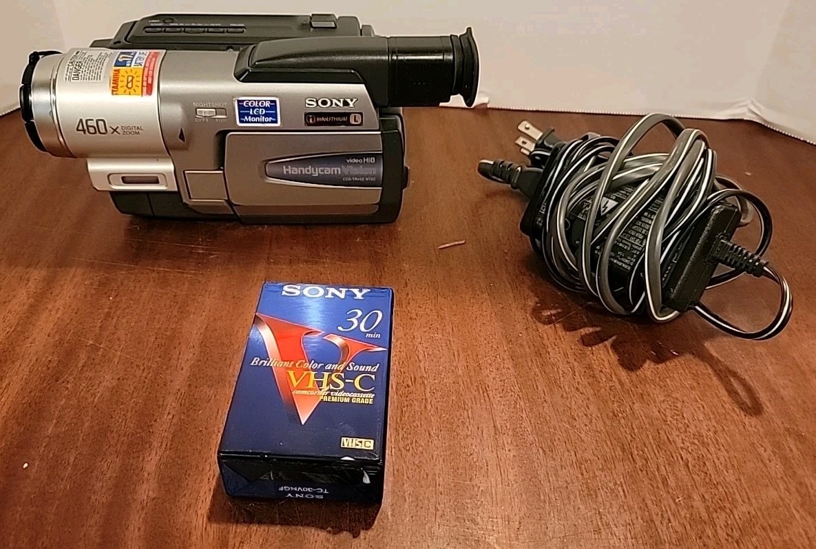 ○ ソニー 「 CCD-TR3000 」 Hi8 ハンディカム ☆ SONY ビデオカメラ