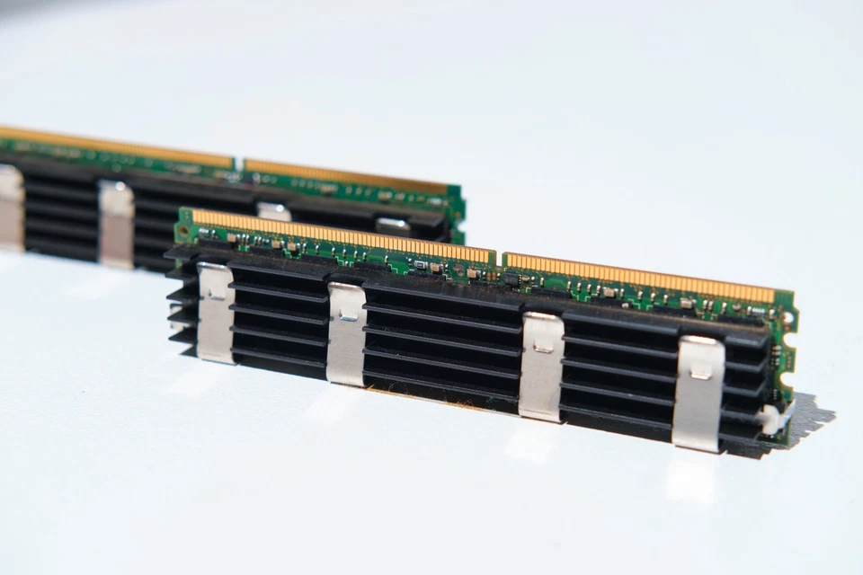 2 x Crucial RAM CT12872AP80E 4GB 240-PIN 512mx 72 DDR2 PC2-6 early mac pro - Image 3 of 4