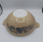 Pyrex 444 4qt Homestead Biege and Blue Bowl