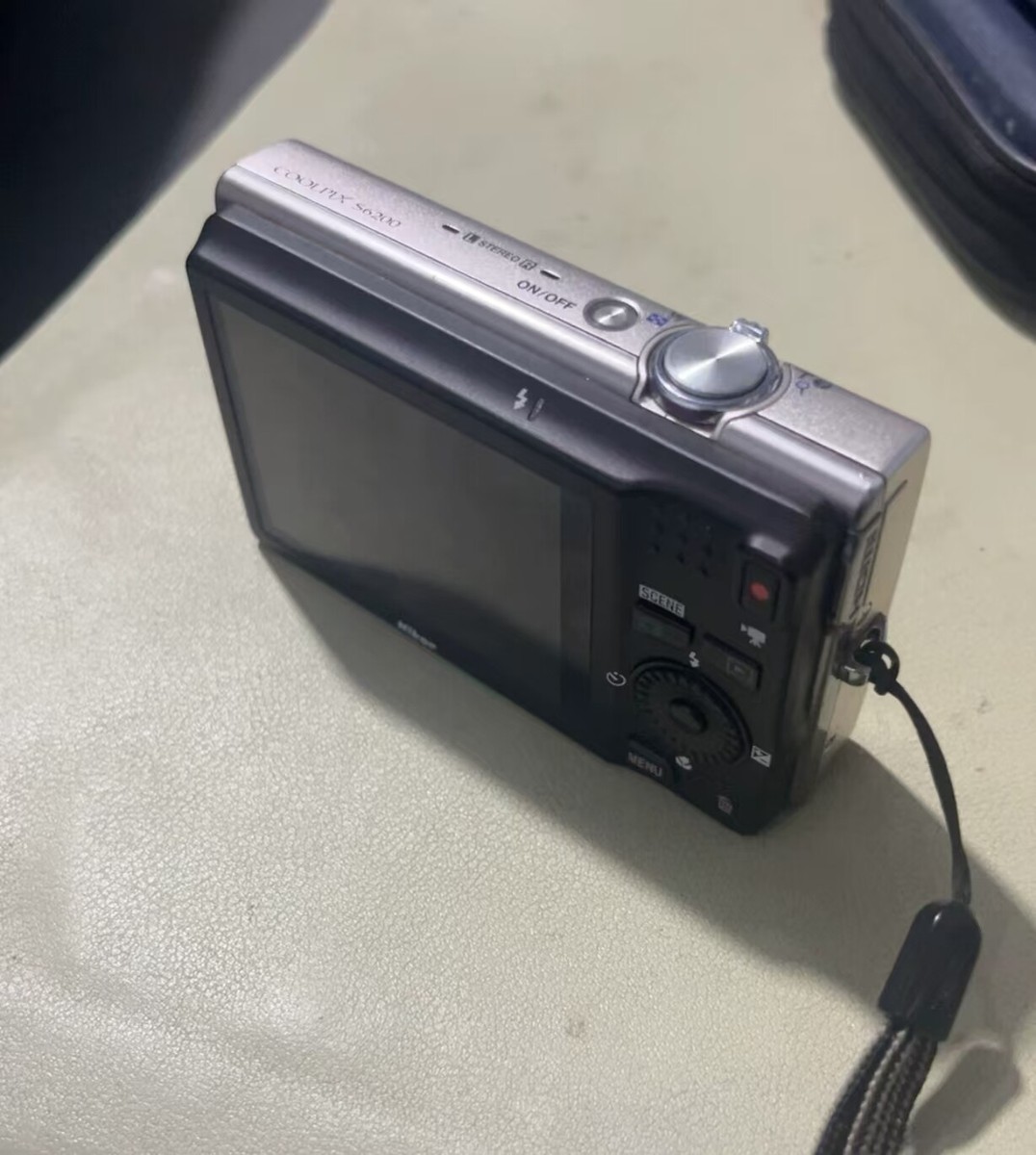 Nikon Coolpix S6200 16 MP Digital Camera 10x Optical w Nikon Coolpix S6200 16 MP Digital Camera 10x Optical w